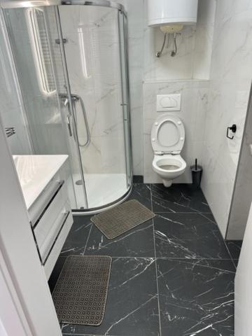 Gostilna In Apartmaji Zlati Lev - ماريبور المظهر الخارجي الصورة