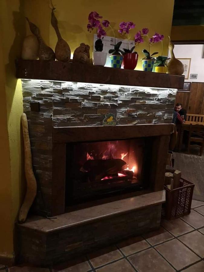 Gostilna In Apartmaji Zlati Lev - ماريبور المظهر الخارجي الصورة